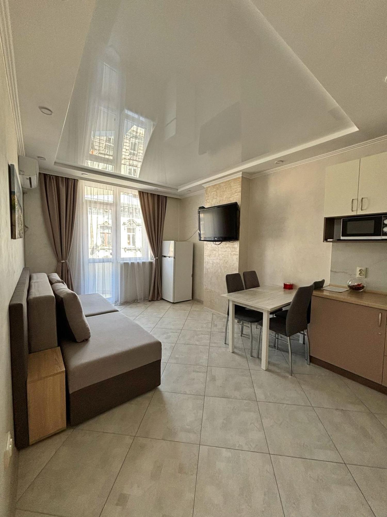 Apartment In Khmelnytsky Street Львів Екстер'єр фото
